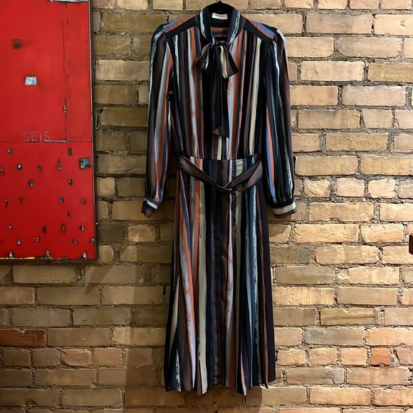 Aritzia Babaton Guell Dress - Picture 7 of 10